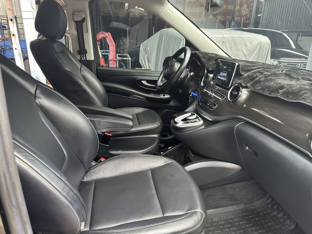 【百台車輛】【價錢可談】總代理 V220d 7人 環景/電尾門/雙邊電動滑門/360度環景0906-000866  第10張相片