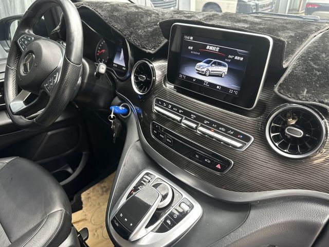 【百台車輛】【價錢可談】總代理 V220d 7人 環景/電尾門/雙邊電動滑門/360度環景0906-000866  第11張相片