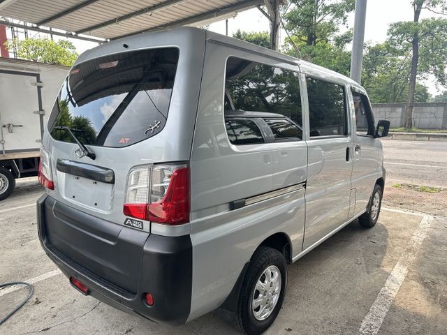 【百台車輛】【價錢可談】【自排】5人客貨 僅跑9萬 可認證 無待修可直接賺錢 0906-000866  第4張相片