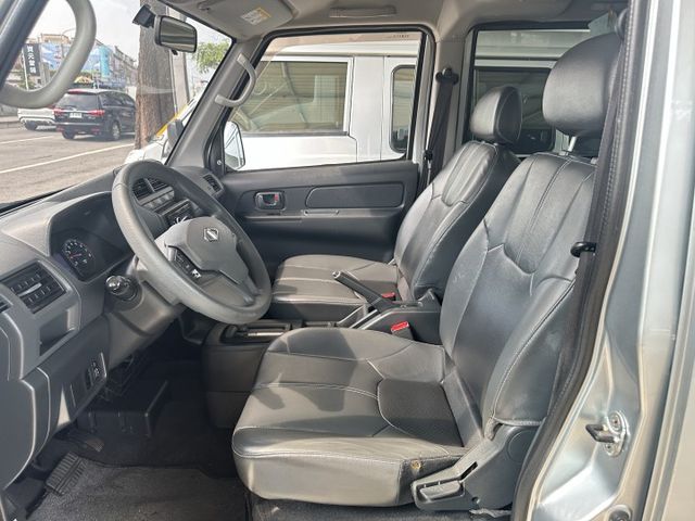 【百台車輛】【價錢可談】【自排】5人客貨 僅跑9萬 可認證 無待修可直接賺錢 0906-000866  第8張相片