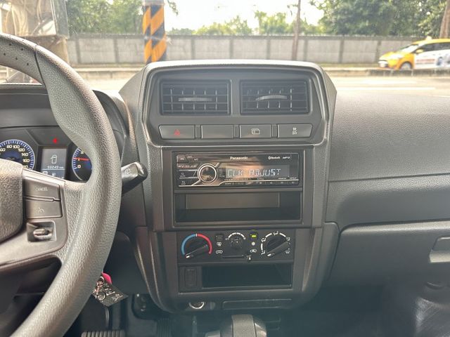 【百台車輛】【價錢可談】【自排】5人客貨 僅跑9萬 可認證 無待修可直接賺錢 0906-000866  第12張相片