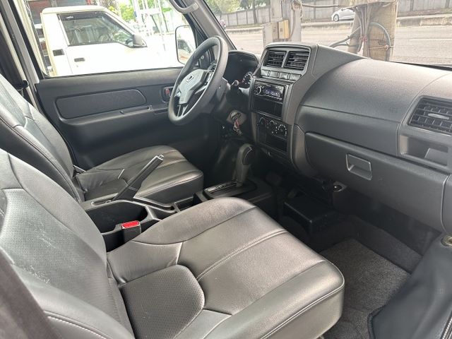 【百台車輛】【價錢可談】【自排】5人客貨 僅跑9萬 可認證 無待修可直接賺錢 0906-000866  第19張相片