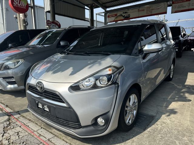 僅跑3萬8 7人座 電動雙滑門 IKEY 摸門 定速 一手車 原版件 可認證可貸款 歡迎電洽  第1張相片