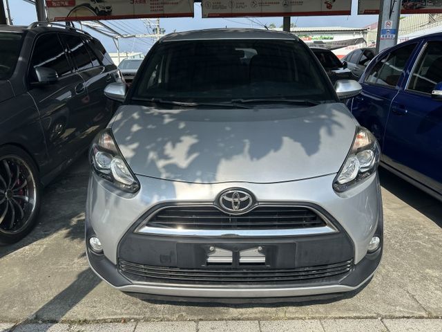 僅跑3萬8 7人座 電動雙滑門 IKEY 摸門 定速 一手車 原版件 可認證可貸款 歡迎電洽  第2張相片