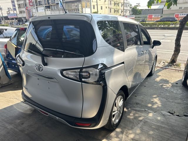 僅跑3萬8 7人座 電動雙滑門 IKEY 摸門 定速 一手車 原版件 可認證可貸款 歡迎電洽  第4張相片