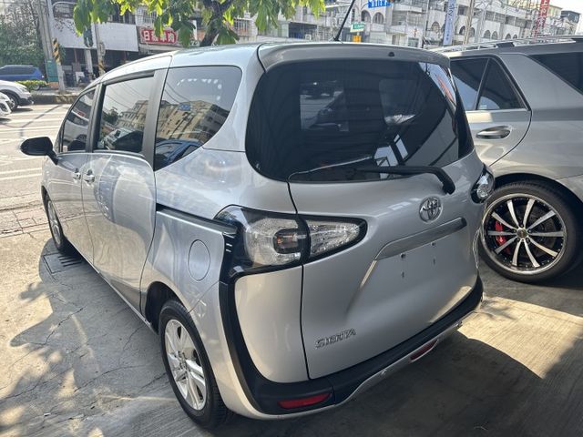 僅跑3萬8 7人座 電動雙滑門 IKEY 摸門 定速 一手車 原版件 可認證可貸款 歡迎電洽  第6張相片