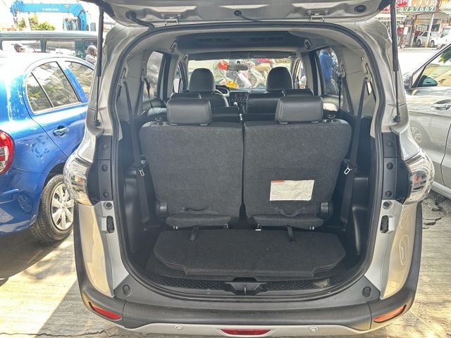 僅跑3萬8 7人座 電動雙滑門 IKEY 摸門 定速 一手車 原版件 可認證可貸款 歡迎電洽  第7張相片