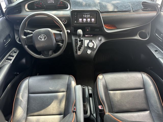 僅跑3萬8 7人座 電動雙滑門 IKEY 摸門 定速 一手車 原版件 可認證可貸款 歡迎電洽  第8張相片