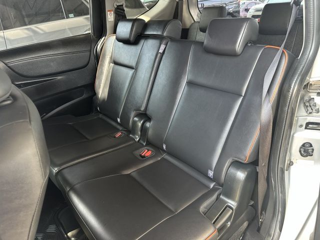 僅跑3萬8 7人座 電動雙滑門 IKEY 摸門 定速 一手車 原版件 可認證可貸款 歡迎電洽  第17張相片