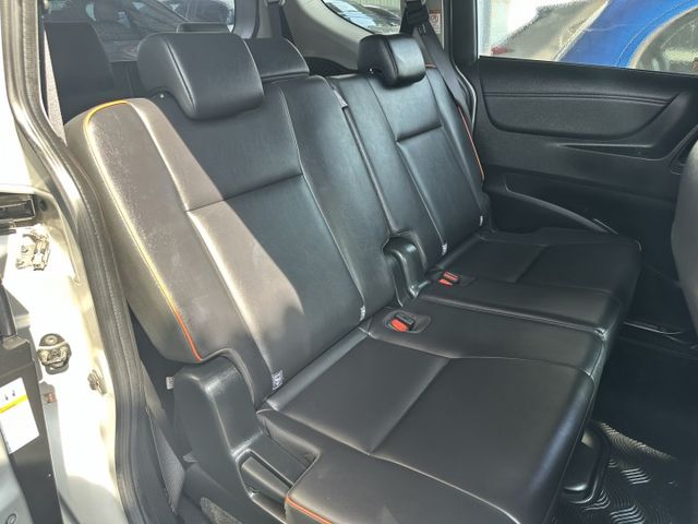 僅跑3萬8 7人座 電動雙滑門 IKEY 摸門 定速 一手車 原版件 可認證可貸款 歡迎電洽  第19張相片