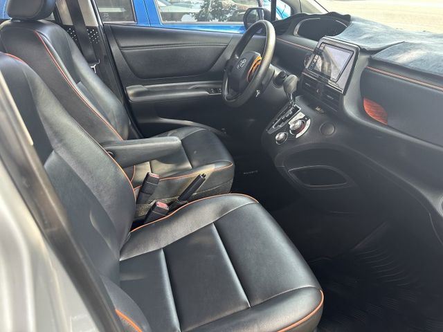 僅跑3萬8 7人座 電動雙滑門 IKEY 摸門 定速 一手車 原版件 可認證可貸款 歡迎電洽  第20張相片