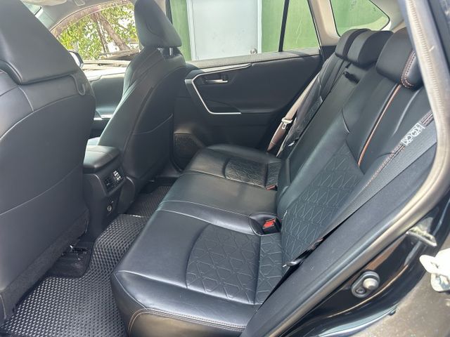 【百台車輛】【價錢可談】RAV4 4WD 僅跑6萬  車況極佳 頂級配備 省油有力 無待修0906-000-866  第9張相片