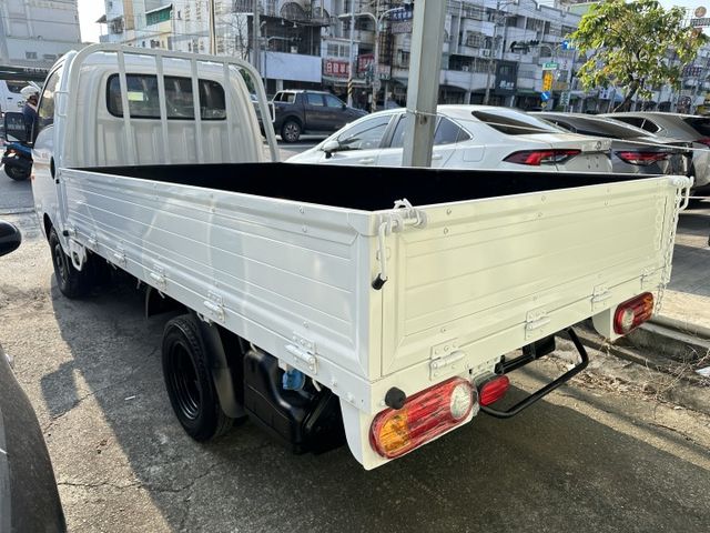 【百台車輛】【價錢可談】【自排】僅跑6萬 車況極佳 可認證 可另加尾門或帆布 0906-000-866  第3張相片