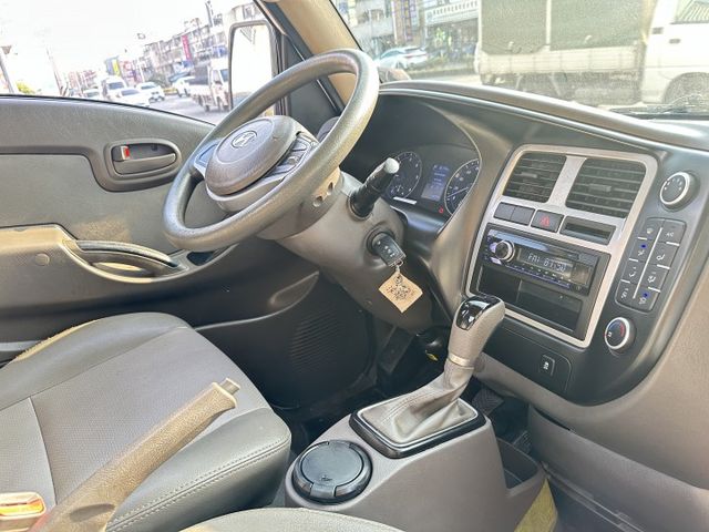 【百台車輛】【價錢可談】【自排】僅跑6萬 車況極佳 可認證 可另加尾門或帆布 0906-000-866  第13張相片