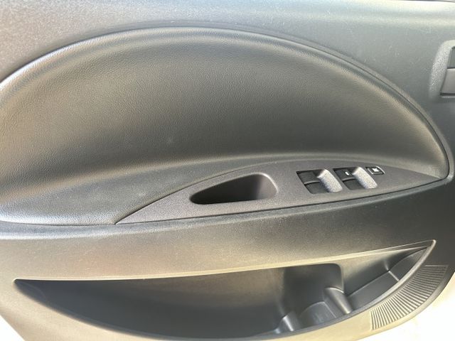 【百台車輛】【價錢可談】【自排】僅跑6萬2 空間大載人載貨皆好 有車頂架 0906-000866  第12張相片