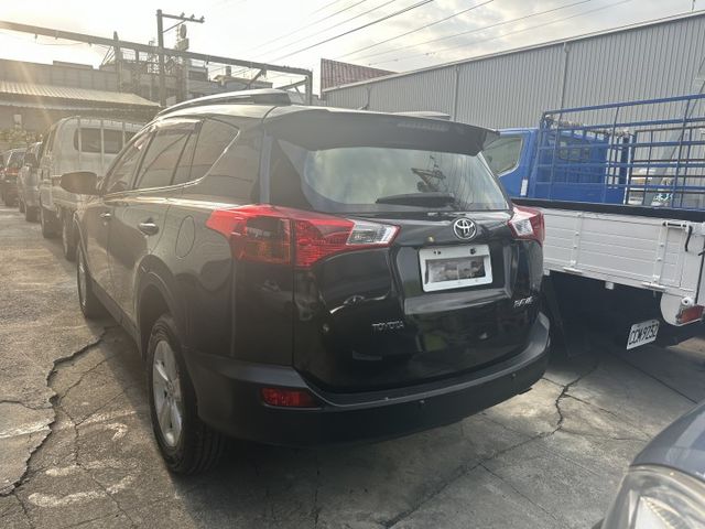 【百台車輛】【價錢可談】RAV4  僅跑11萬 車況佳 無待修 超優代步車 可認證 可分期 定速/快控/天窗  第4張相片