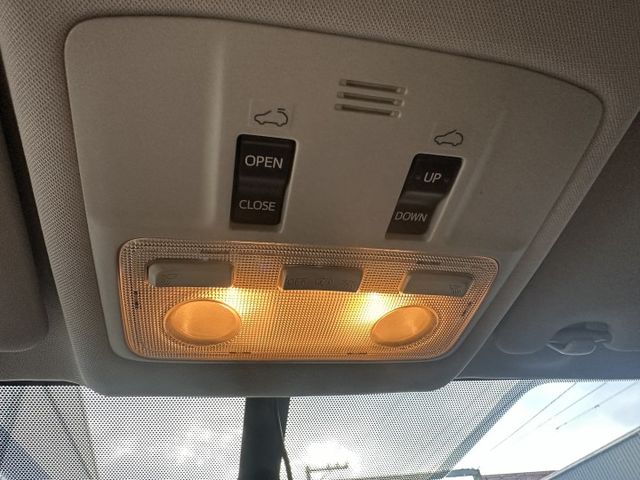 【百台車輛】【價錢可談】RAV4  僅跑11萬 車況佳 無待修 超優代步車 可認證 可分期 定速/快控/天窗  第16張相片