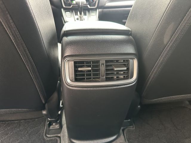 【百台車輛】【價錢可CRV -VTI 僅跑4萬多 渦輪引擎.IKEY.ACC .定速.快控 原版件/無待修 可貸款可分期  第8張相片