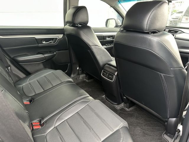 【百台車輛】【價錢可CRV -VTI 僅跑4萬多 渦輪引擎.IKEY.ACC .定速.快控 原版件/無待修 可貸款可分期  第10張相片