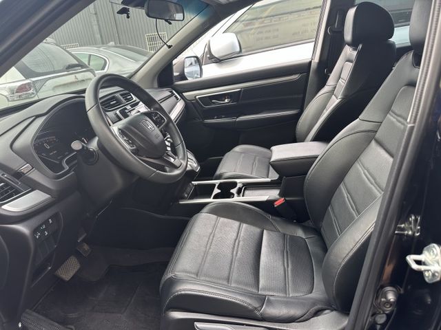 【百台車輛】【價錢可CRV -VTI 僅跑4萬多 渦輪引擎.IKEY.ACC .定速.快控 原版件/無待修 可貸款可分期  第14張相片