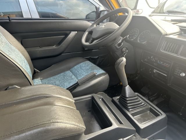 【百台車輛】【價錢可談】【自排】得力卡 8人座 雙滑門 後座出風口 上下車方便 窗戶可開 載人載貨皆方便  第12張相片