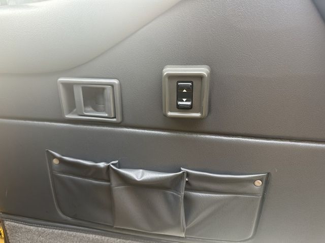 【百台車輛】【價錢可談】【自排】得力卡 8人座 雙滑門 後座出風口 上下車方便 窗戶可開 載人載貨皆方便  第16張相片