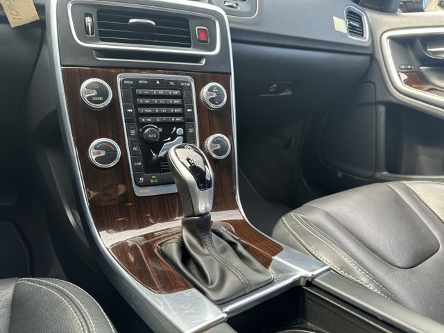 【百台車輛】【價錢可談】S60 T4 turbo 僅跑9萬 有另加加速器 車況佳 一手車 原版件 認證車  第6張相片