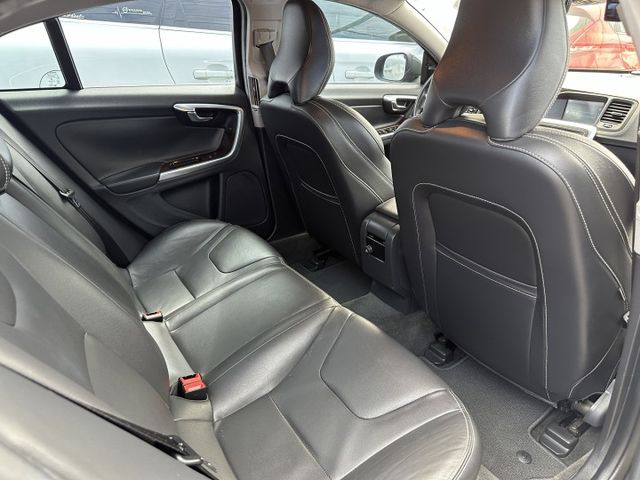 【百台車輛】【價錢可談】S60 T4 turbo 僅跑9萬 有另加加速器 車況佳 一手車 原版件 認證車  第8張相片