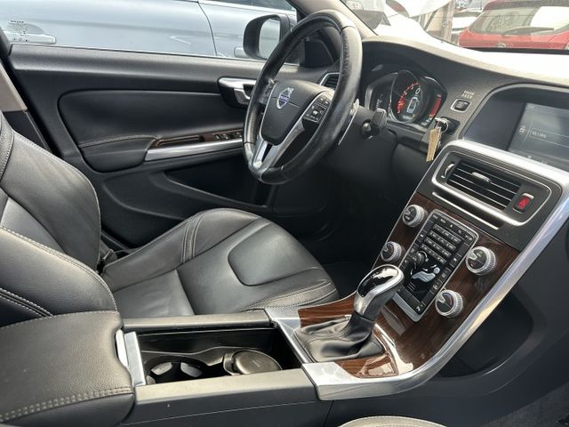 【百台車輛】【價錢可談】S60 T4 turbo 僅跑9萬 有另加加速器 車況佳 一手車 原版件 認證車  第10張相片