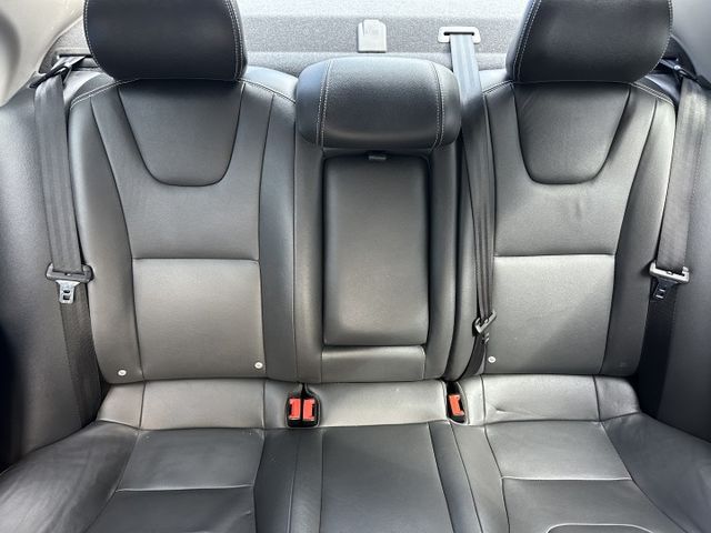 【百台車輛】【價錢可談】S60 T4 turbo 僅跑9萬 有另加加速器 車況佳 一手車 原版件 認證車  第12張相片