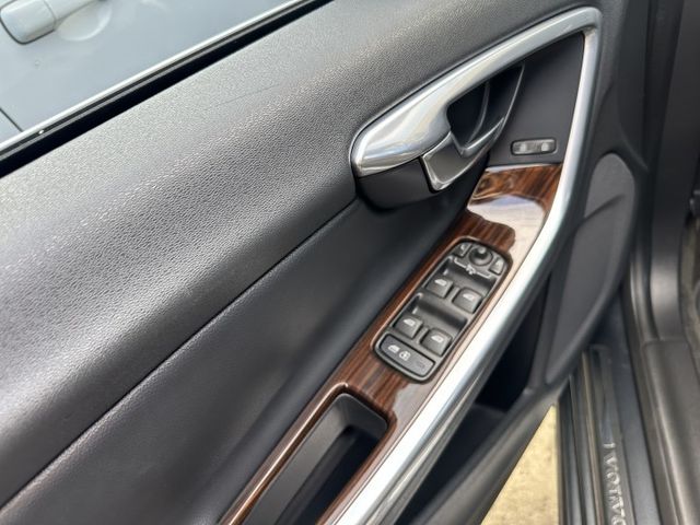 【百台車輛】【價錢可談】S60 T4 turbo 僅跑9萬 有另加加速器 車況佳 一手車 原版件 認證車  第14張相片