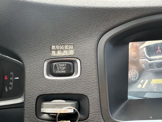 【百台車輛】【價錢可談】S60 T4 turbo 僅跑9萬 有另加加速器 車況佳 一手車 原版件 認證車  第17張相片
