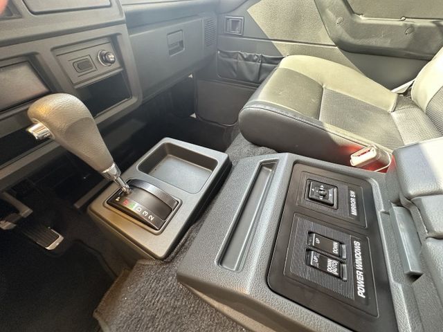 【百台車輛】【價錢可談】【自排】 僅跑1萬2 │8人座 │盲點 │定速 │環景 0906-000866鍾先生  第9張相片