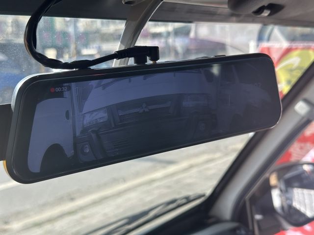 【百台車輛】【價錢可談】【自排】 僅跑1萬2 │8人座 │盲點 │定速 │環景 0906-000866鍾先生  第12張相片