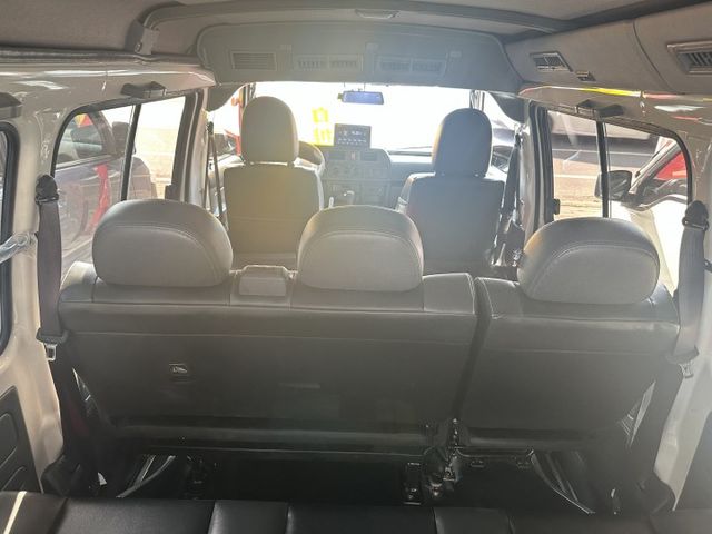 【百台車輛】【價錢可談】【自排】 僅跑1萬2 │8人座 │盲點 │定速 │環景 0906-000866鍾先生  第17張相片