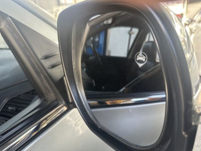 【百台車輛】【價錢可談】【自排】旗艦版 │僅跑9萬 │定速 │車頂架 │盲點 │後出風口  第18張相片