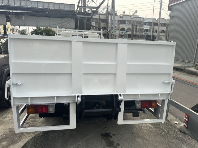HINO 14尺  雙折雙芯電動尾門 視野輔助 僅跑15萬 車況佳 無待修 【百台車輛在庫】【價錢可談】  第4張相片
