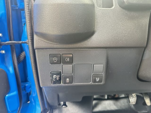 「自排」貨車 僅跑2萬  享原廠保固中 無待修 可另加尾門/帆布【百台車輛在庫】【實車在價】  第9張相片