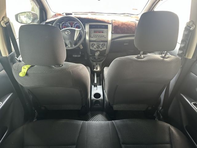 一手代步車 自用車 好開到不行 引擎安靜 冷氣涼  無待修 跑多便宜售 喜歡可議  第8張相片