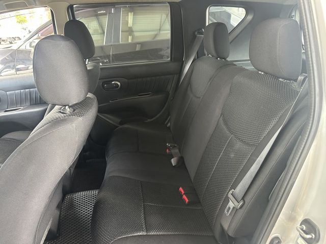 一手代步車 自用車 好開到不行 引擎安靜 冷氣涼  無待修 跑多便宜售 喜歡可議  第9張相片