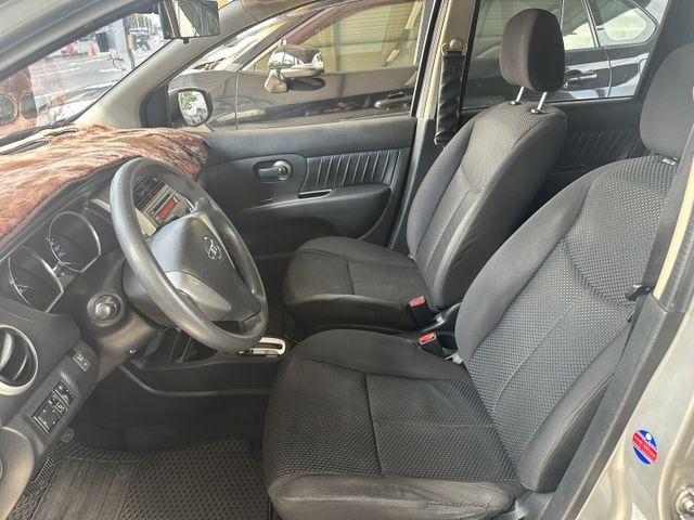 一手代步車 自用車 好開到不行 引擎安靜 冷氣涼  無待修 跑多便宜售 喜歡可議  第11張相片