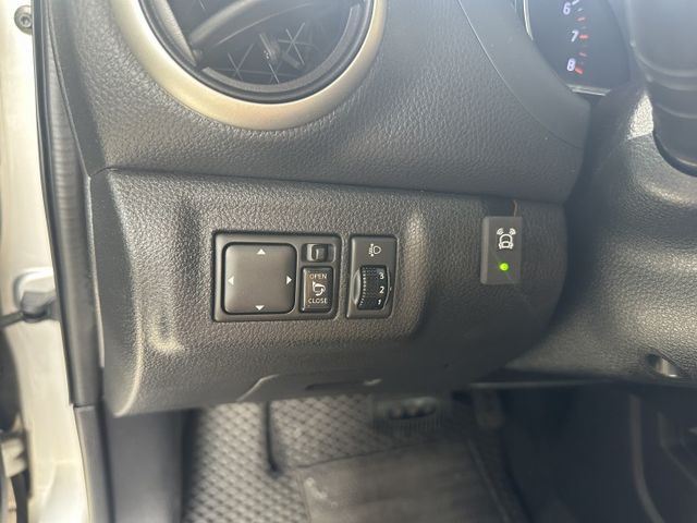 一手代步車 自用車 好開到不行 引擎安靜 冷氣涼  無待修 跑多便宜售 喜歡可議  第13張相片