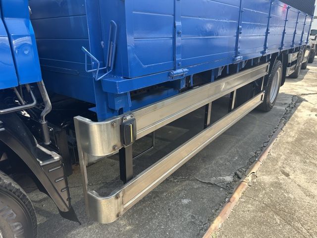 超長軸「14尺」僅跑9.9萬 大片尾門+花板+視野輔助+盲點 這麼優秀哪裡找【百台車輛在庫】  第10張相片