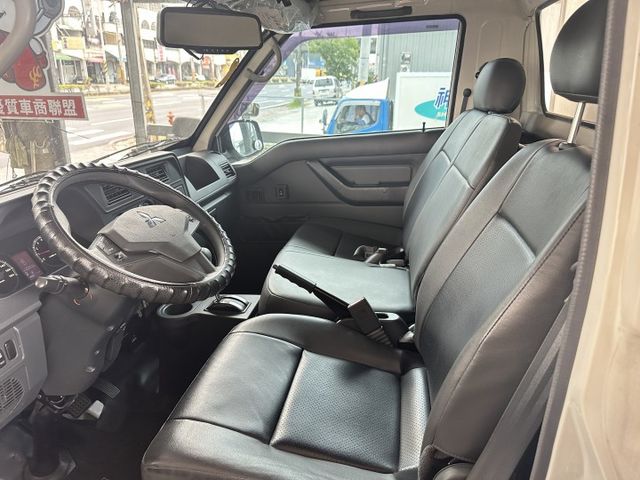 「自排」-5度 僅跑1萬4千 雙芯電動尾門 車況極水【百台車輛在庫】【實車實價】  第3張相片