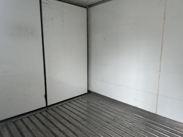 「自排」-5度 僅跑1萬4千 雙芯電動尾門 車況極水【百台車輛在庫】【實車實價】  第16張相片