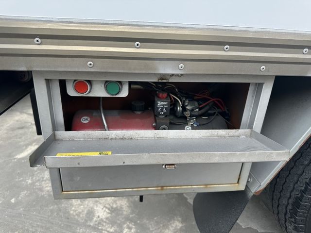 「自排」-5度 僅跑1萬4千 雙芯電動尾門 車況極水【百台車輛在庫】【實車實價】  第20張相片