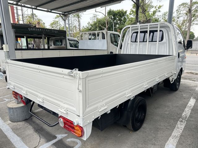 【百台車輛】【價錢可談】【自排】波特 僅跑9萬1 原廠保固中 無待修 內裝極美 優惠專線0906-000866  第2張相片