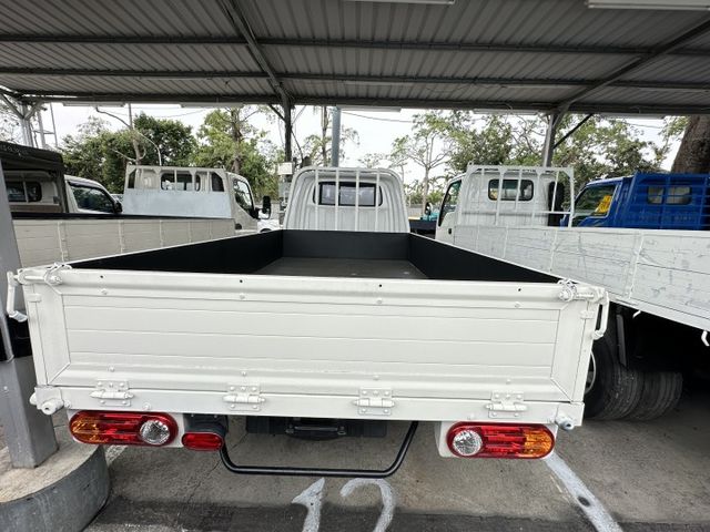 【百台車輛】【價錢可談】【自排】波特 僅跑9萬1 原廠保固中 無待修 內裝極美 優惠專線0906-000866  第3張相片