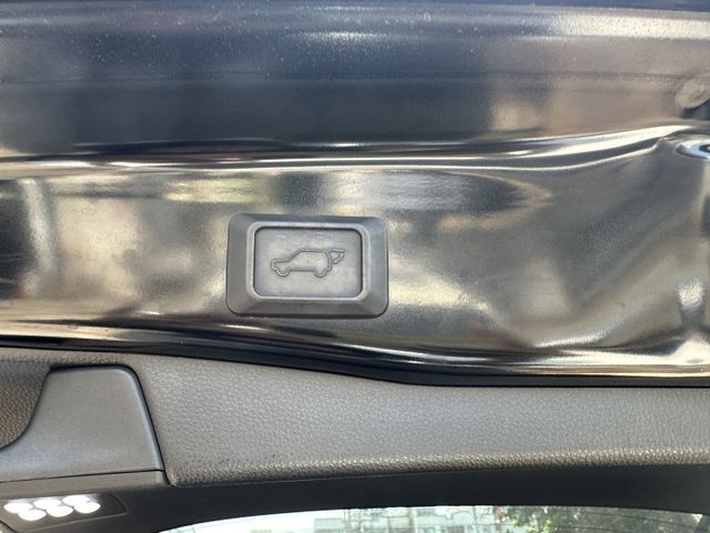 【百台車輛】【價錢可談】RAV4 4WD 僅跑6萬  車況極佳 頂級配備 省油有力 無待修0906-000-866  第10張相片
