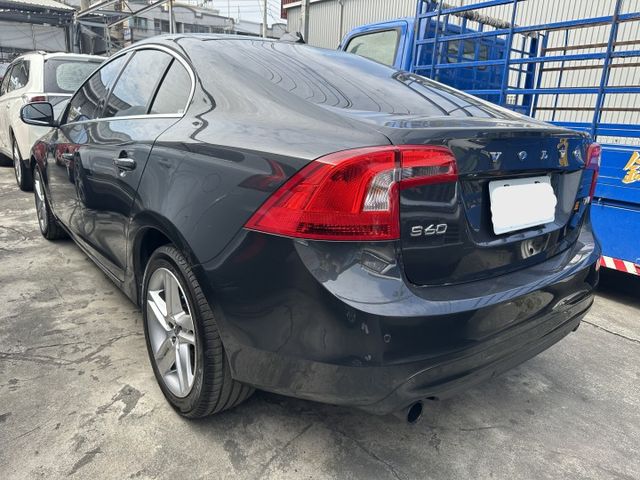 【百台車輛】【價錢可談】S60 T4 turbo 僅跑9萬 有另加加速器 車況佳 一手車 原版件 認證車  第4張相片